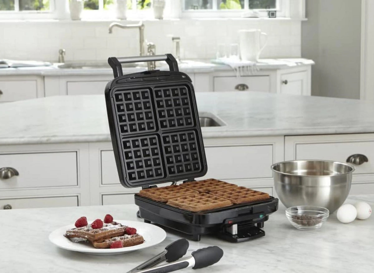 4 Slice Belgian Waffle Maker V781357