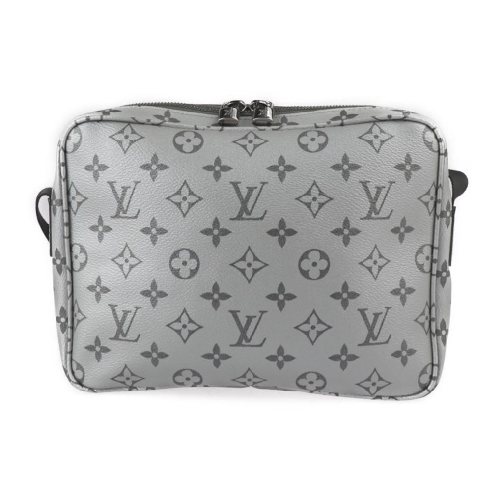 Pre-Owned Monogram Canvas Messenger Bag Q44107