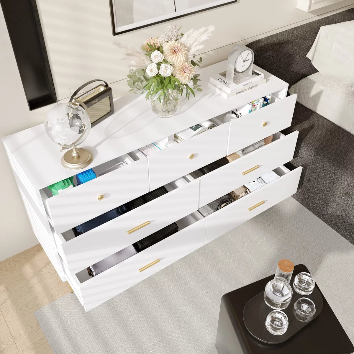 White and Gold 7 Drawer Wood Dresser Y4653