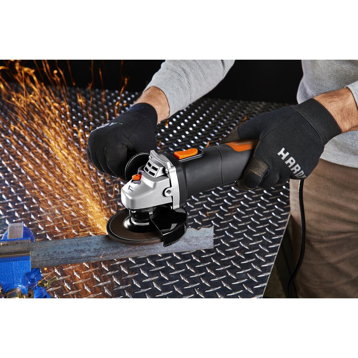 4-1/2 in. 4.3 Amp Angle Grinder I643323